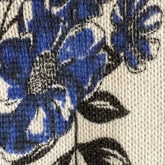 elle sweater - Picture 3 of 5